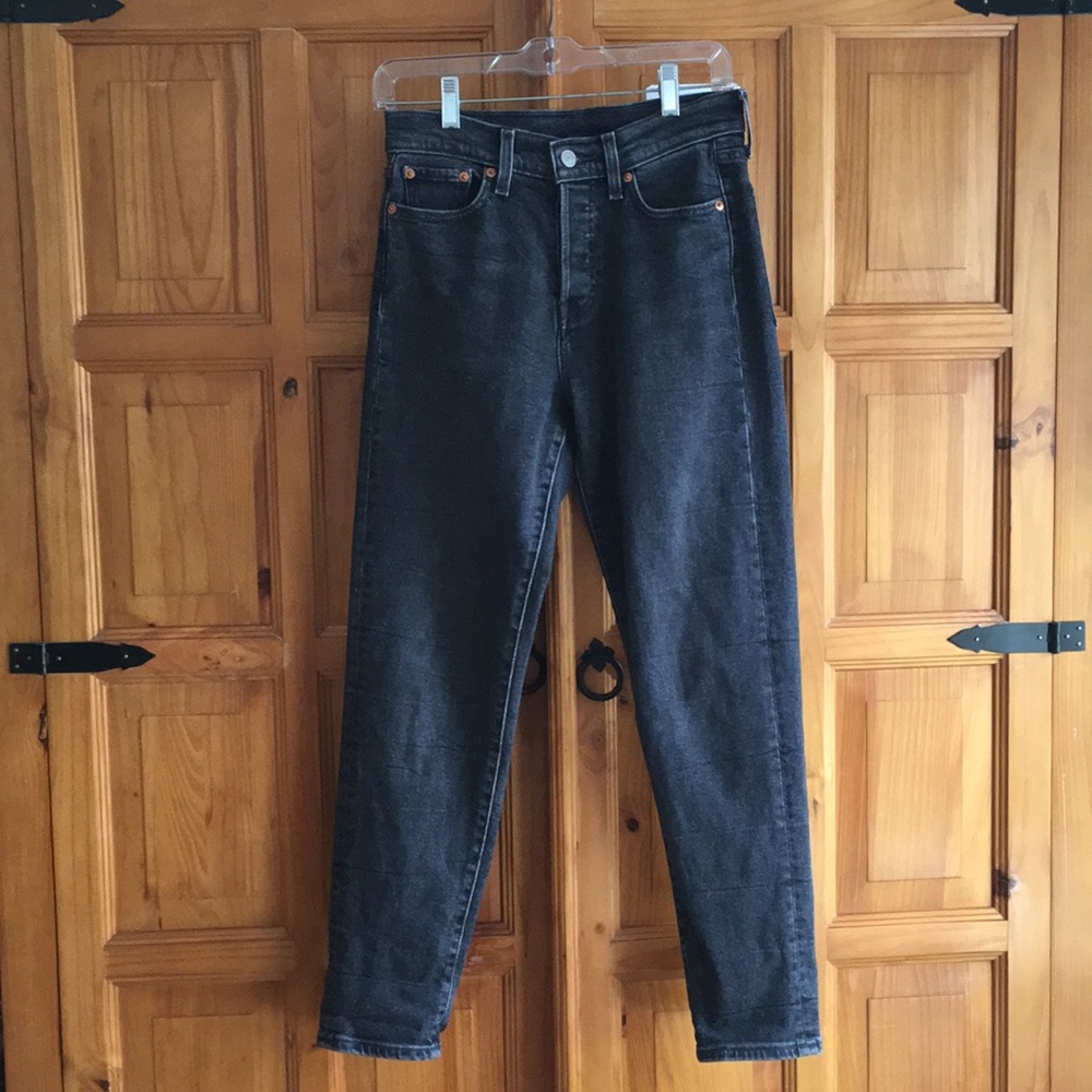 Levi’s Wedgie Jeans in Size 26, Deedee wash